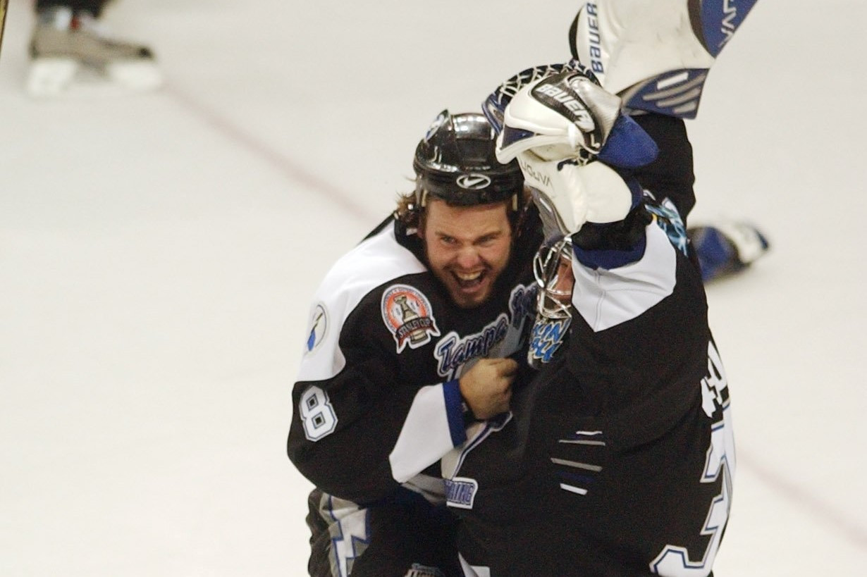 Martin Cibak celebrating with Tampa Bay Lightning in 2004